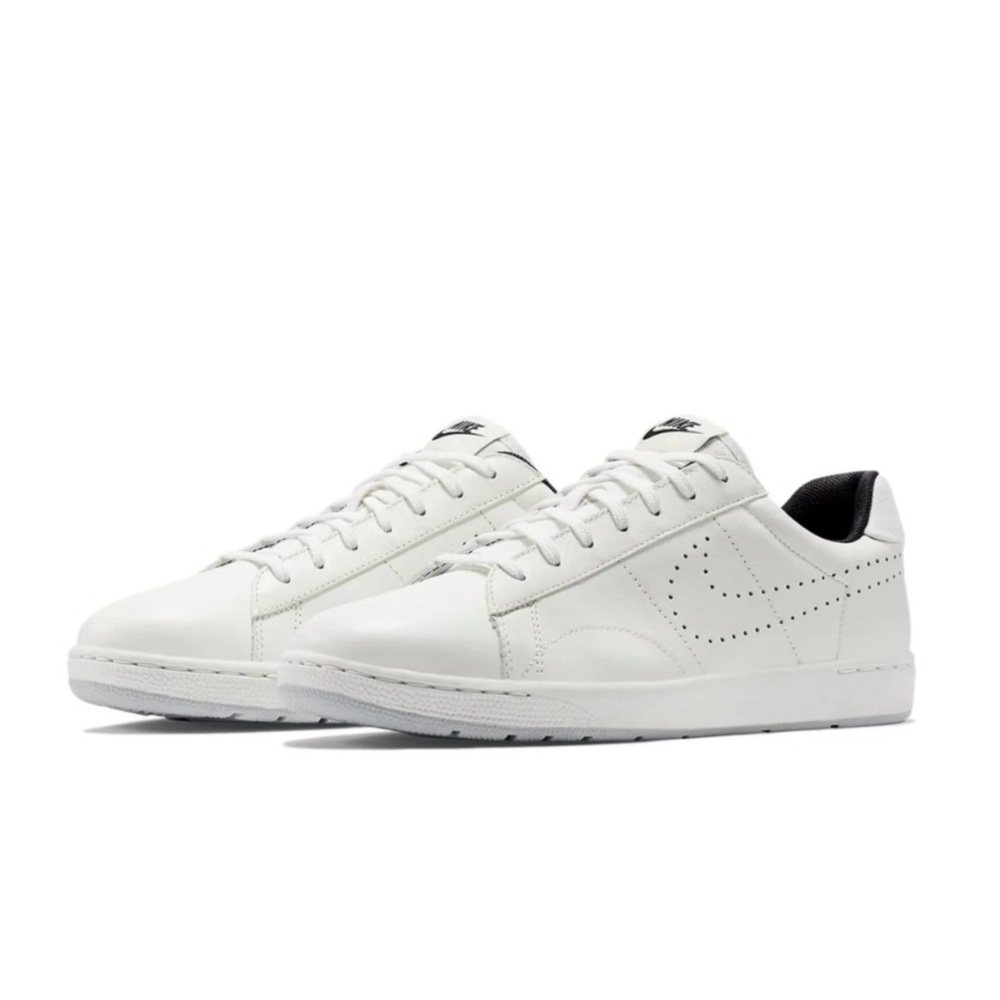 Nike Tennis Classic White / size 9.5 Womens NEW